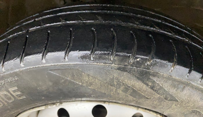 2018 Maruti Wagon R 1.0 LXI CNG, CNG, Manual, 1,10,864 km, Right Front Tyre Tread