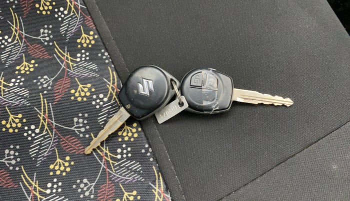 2015 Maruti Wagon R 1.0 VXI, CNG, Manual, 78,955 km, Key Close Up