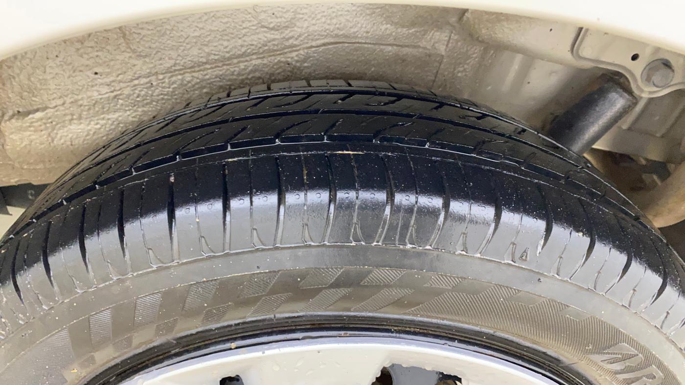 2015 Maruti Wagon R 1.0 VXI, CNG, Manual, 79,145 km, Left Rear Tyre Tread