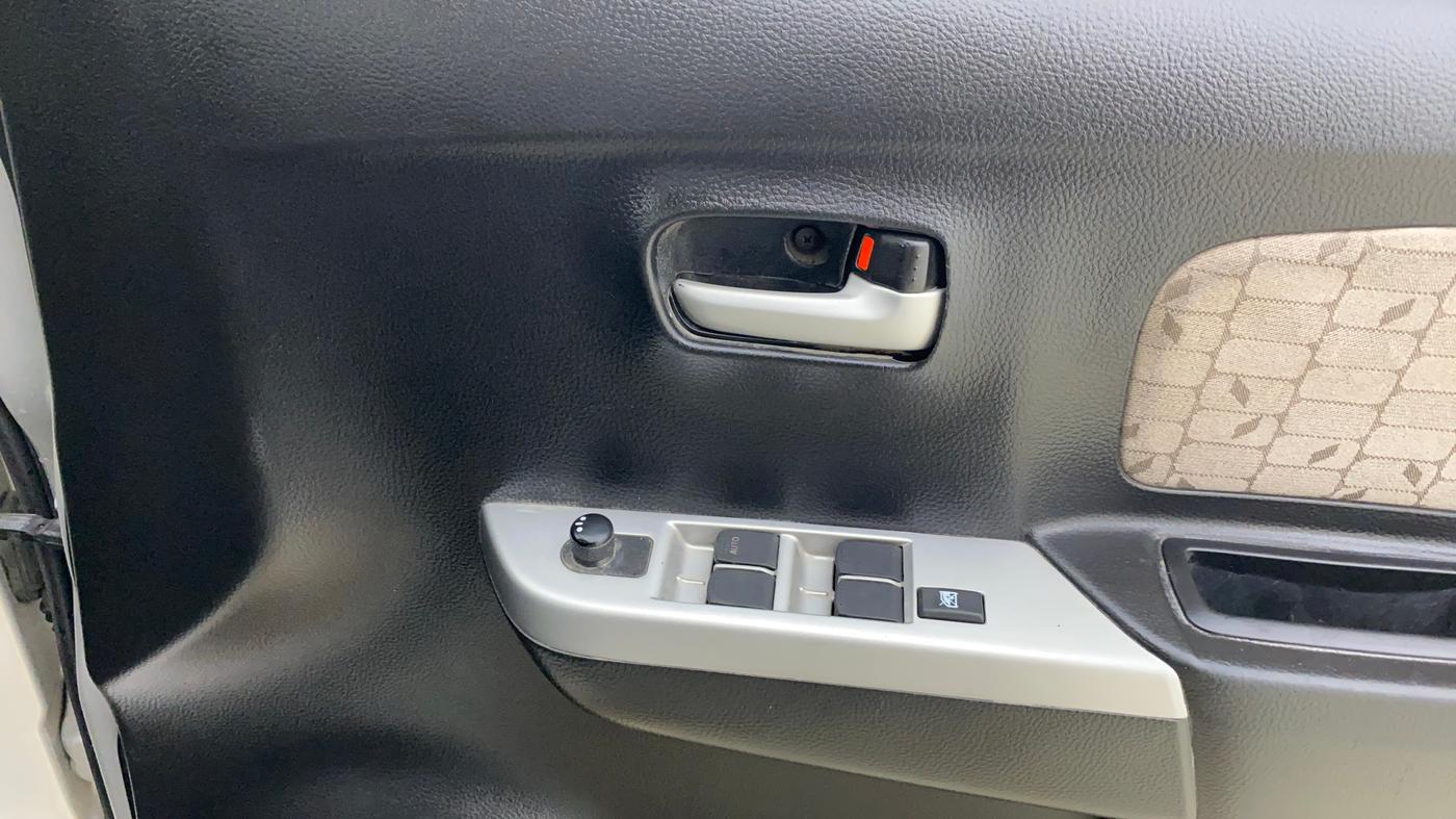 2015 Maruti Wagon R 1.0 VXI, CNG, Manual, 79,145 km, Driver Side Door Panels Control