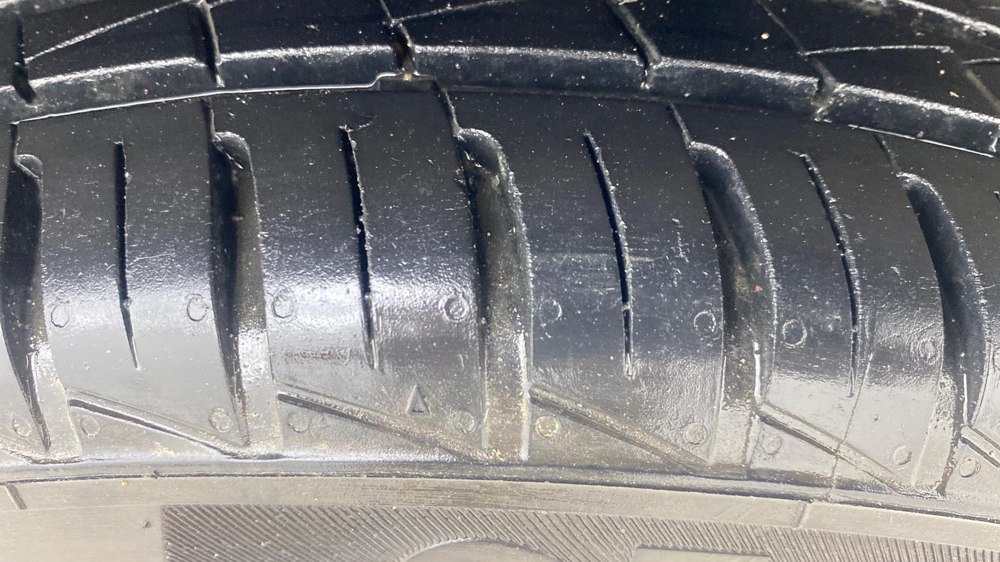 2021 Renault Kwid RXT 1.0 AMT (O), Petrol, Automatic, 19,215 km, Right Front Tyre Tread