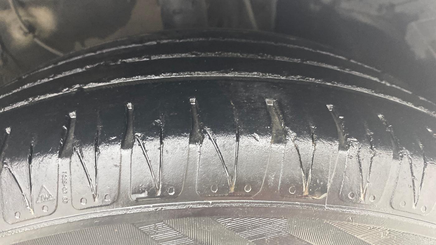 2021 KIA SONET HTX 1.0 IMT, Petrol, Manual, 68,309 km, Right Front Tyre Tread