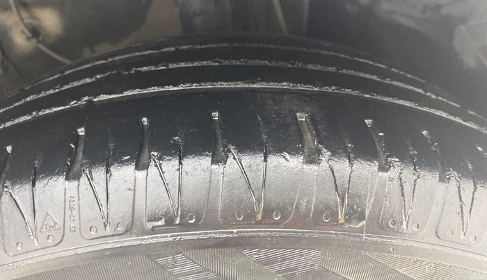 2021 KIA SONET HTX 1.0 IMT, Petrol, Manual, 68,309 km, Right Front Tyre Tread