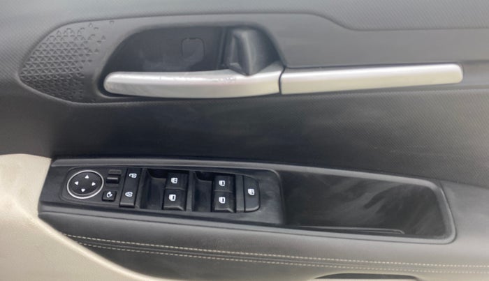 2021 KIA SONET HTX 1.0 IMT, Petrol, Manual, 68,309 km, Driver Side Door Panels Control