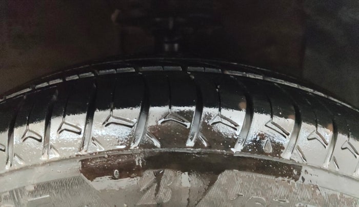 2015 Hyundai Grand i10 MAGNA 1.2 KAPPA VTVT, CNG, Manual, 67,066 km, Right Front Tyre Tread