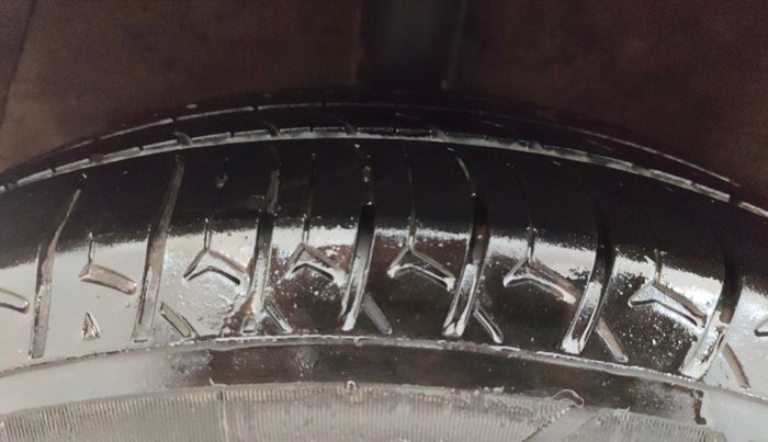 2015 Hyundai Grand i10 MAGNA 1.2 KAPPA VTVT, CNG, Manual, 67,066 km, Right Rear Tyre Tread