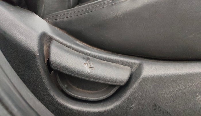 2015 Hyundai Grand i10 MAGNA 1.2 KAPPA VTVT, CNG, Manual, 67,066 km, Driver Side Adjustment Panel