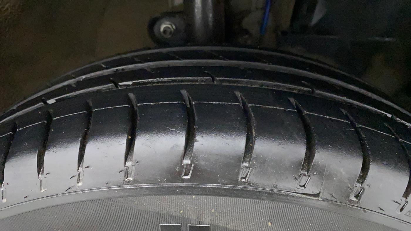 2016 Mahindra Kuv100 K2 6 STR, Petrol, Manual, 71,610 km, Right Front Tyre Tread