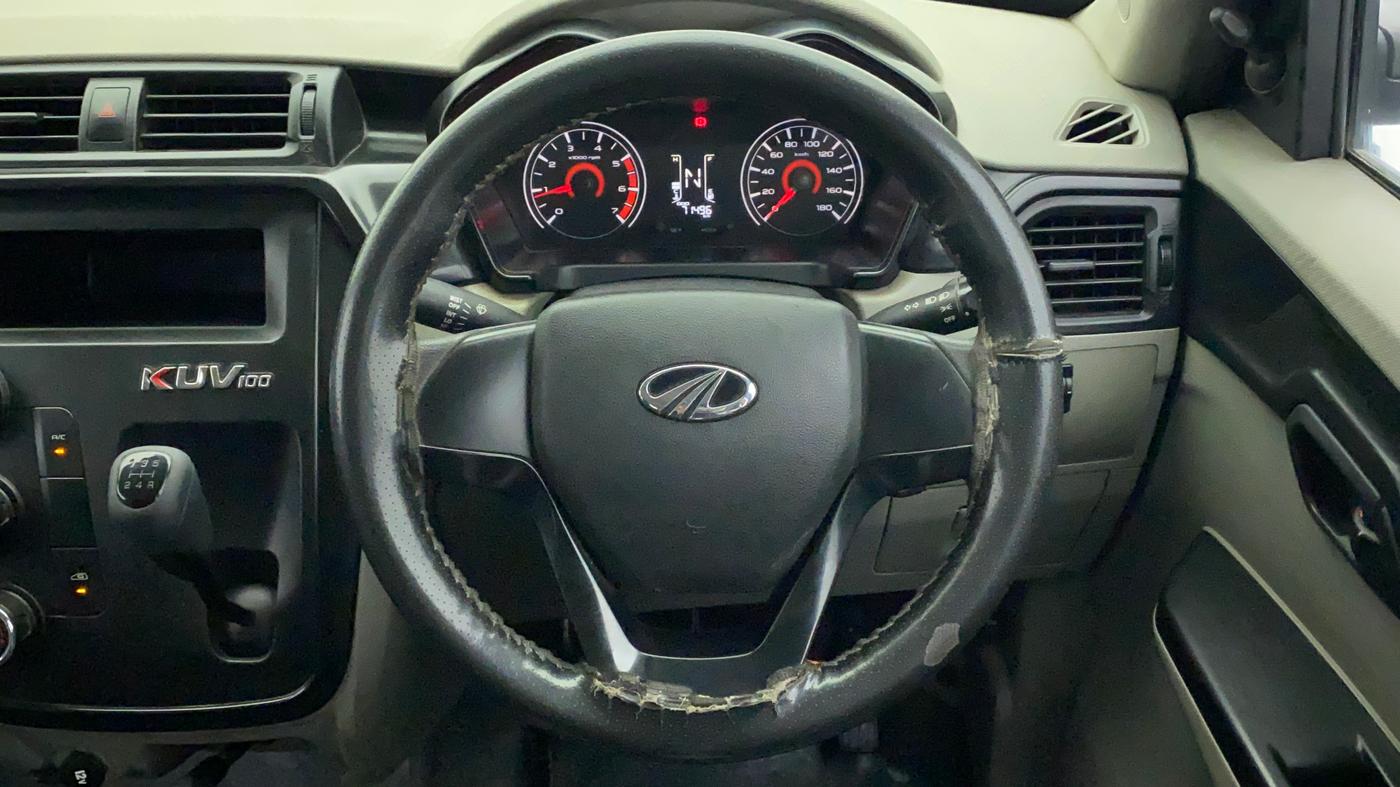 2016 Mahindra Kuv100 K2 6 STR, Petrol, Manual, 71,610 km, Steering Wheel Close Up
