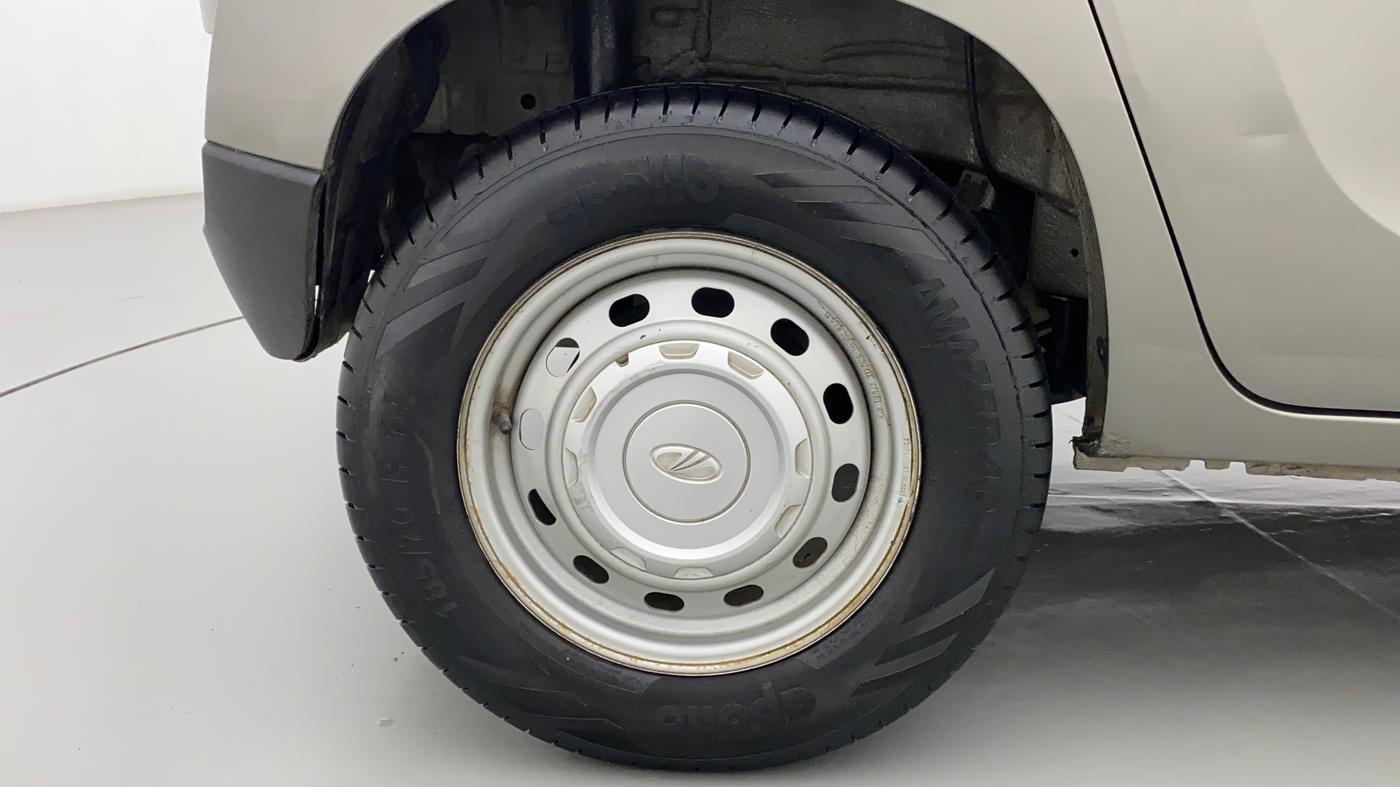 2016 Mahindra Kuv100 K2 6 STR, Petrol, Manual, 71,610 km, Right Rear Wheel