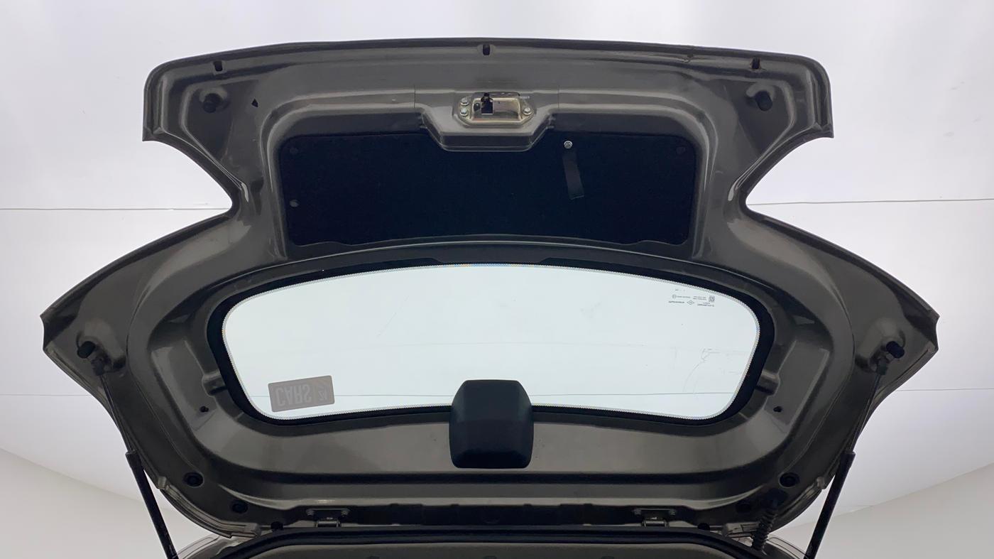 2016 Mahindra Kuv100 K2 6 STR, Petrol, Manual, 71,610 km, Boot Door Open