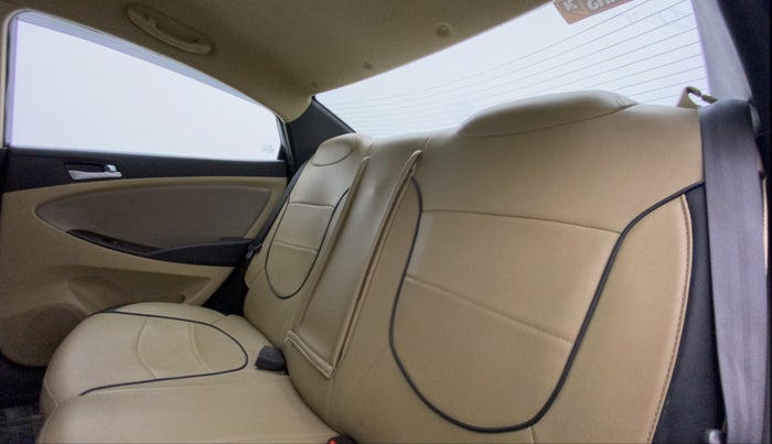 2015 Hyundai Verna FLUIDIC 4S 1.6 VTVT S(O), Petrol, Manual, 69,489 km, Right Side Rear Door Cabin