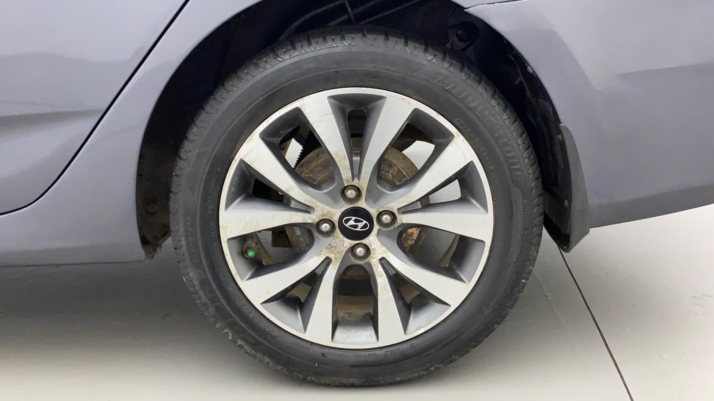 2015 Hyundai Verna FLUIDIC 4S 1.6 VTVT S(O), Petrol, Manual, 69,489 km, Left Rear Wheel