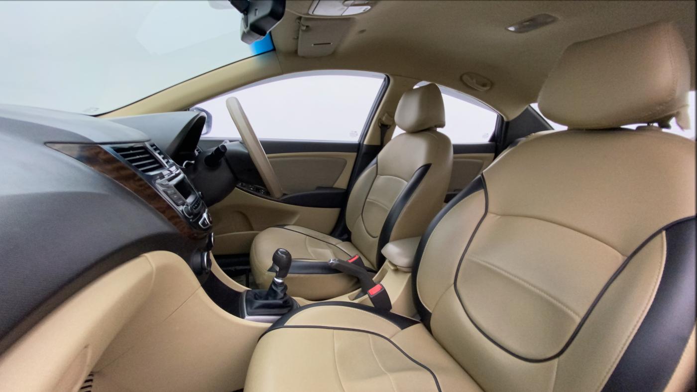 2015 Hyundai Verna FLUIDIC 4S 1.6 VTVT S(O), Petrol, Manual, 69,489 km, Right Side Front Door Cabin