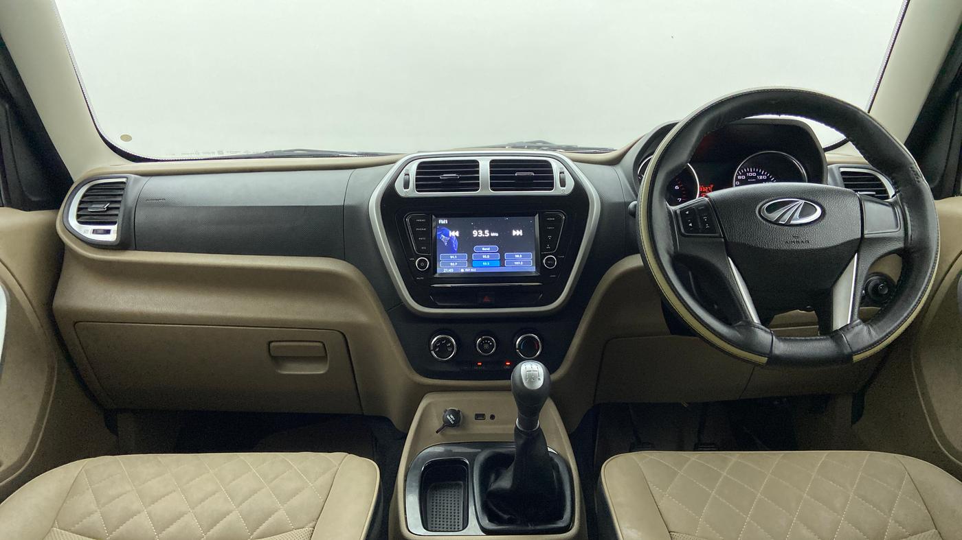 2017 Mahindra TUV300 T10 MT, Diesel, Manual, 46,200 km, Dashboard