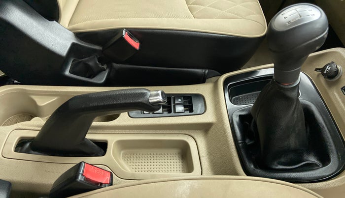 2017 Mahindra TUV300 T10 MT, Diesel, Manual, 46,200 km, Gear Lever