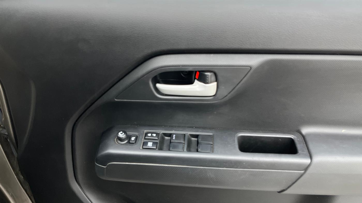 2020 Maruti New Wagon-R ZXI 1.2, Petrol, Manual, 35,188 km, Driver Side Door Panels Control