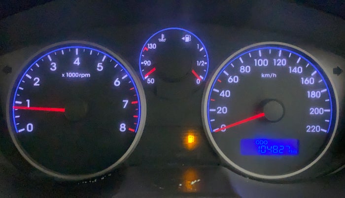 2013 Hyundai i20 SPORTZ 1.2, Petrol, Manual, 1,04,827 km, Odometer Image