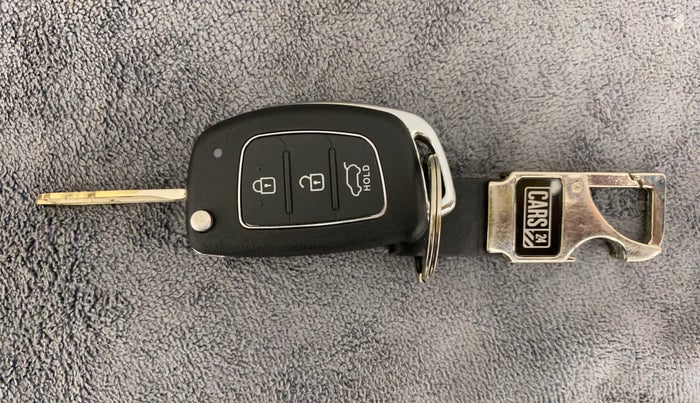 2013 Hyundai i20 SPORTZ 1.2, Petrol, Manual, 1,04,827 km, Key Close Up