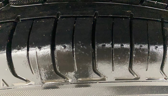 2017 Tata NEXON XT PETROL, Petrol, Manual, 58,863 km, Right Rear Tyre Tread