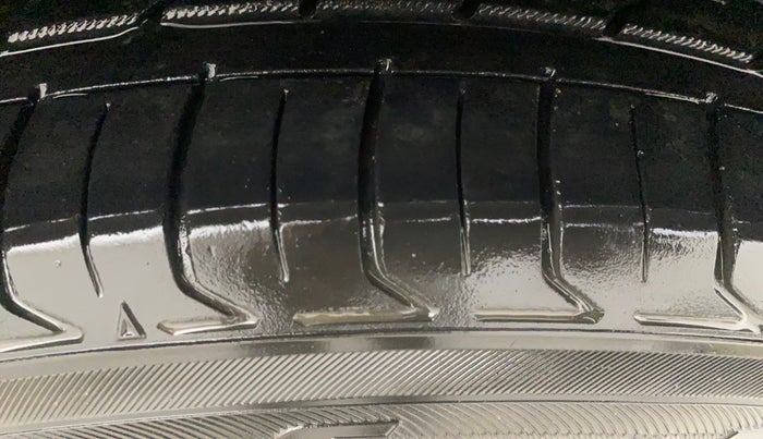 2017 Tata NEXON XT PETROL, Petrol, Manual, 58,863 km, Right Front Tyre Tread