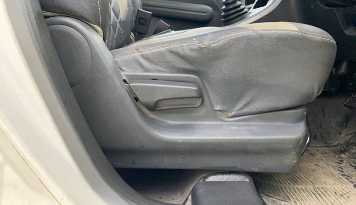 2012 Maruti Ritz VXI, Petrol, Manual, 57,862 km, Driver Side Adjustment Panel