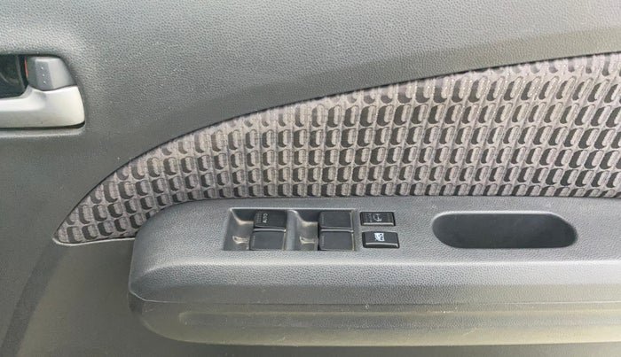 2012 Maruti Ritz VXI, Petrol, Manual, 57,862 km, Driver Side Door Panels Control