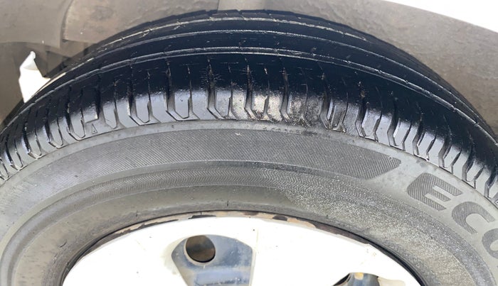 2012 Maruti Ritz VXI, Petrol, Manual, 57,862 km, Right Rear Tyre Tread