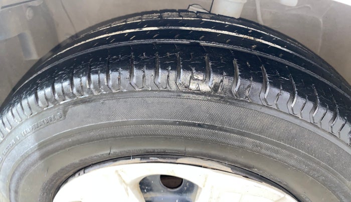 2012 Maruti Ritz VXI, Petrol, Manual, 57,862 km, Left Front Tyre Tread