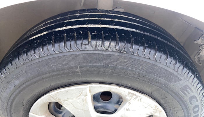 2012 Maruti Ritz VXI, Petrol, Manual, 57,862 km, Right Front Tyre Tread