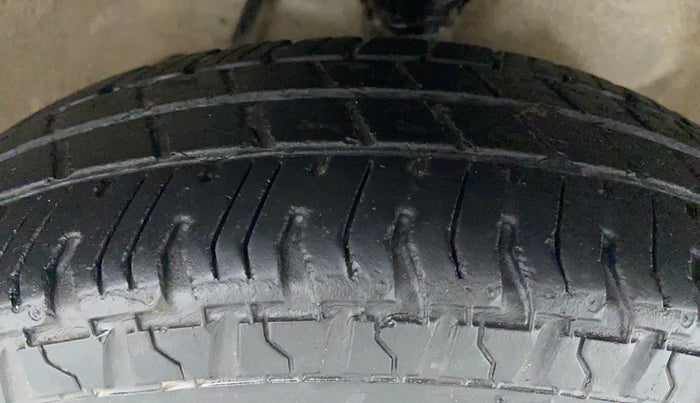 2019 Maruti Alto 800 LXI, Petrol, Manual, 23,987 km, Right Front Tyre Tread