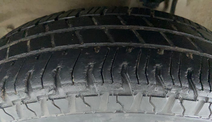 2019 Maruti Alto 800 LXI, Petrol, Manual, 23,987 km, Left Front Tyre Tread
