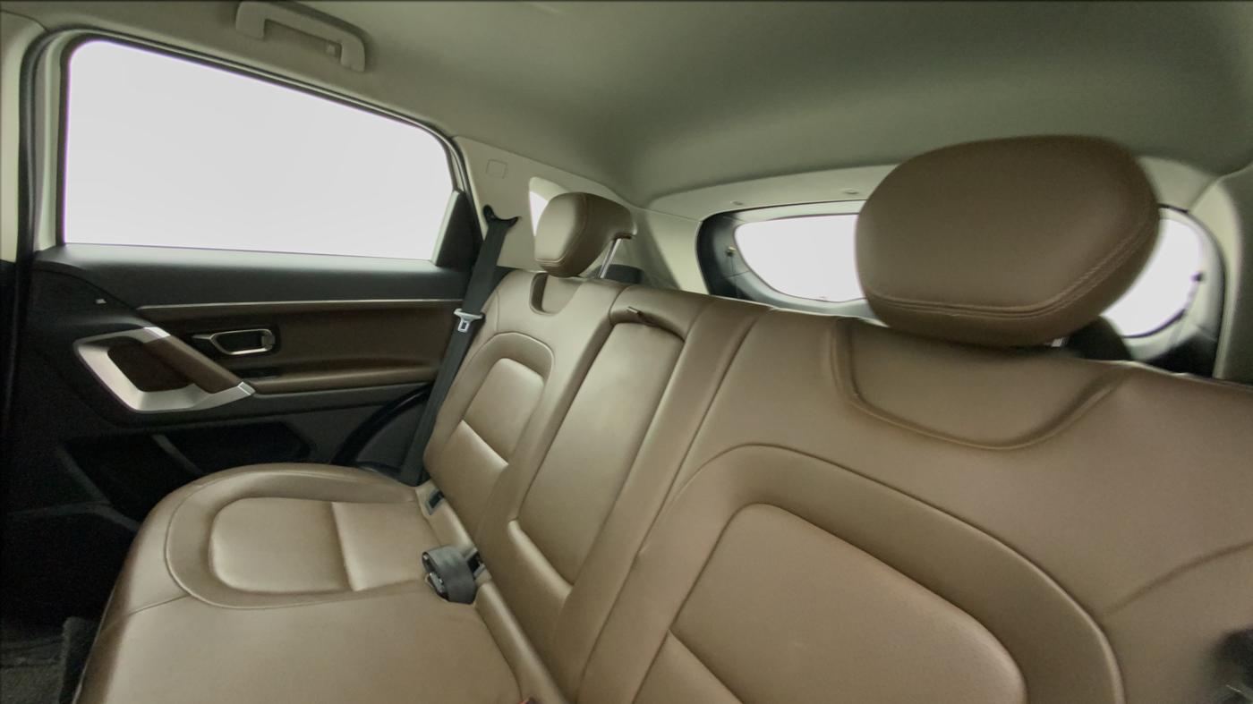 2019 Tata Harrier XZ 2.0L, Diesel, Manual, 52,636 km, Right Side Rear Door Cabin