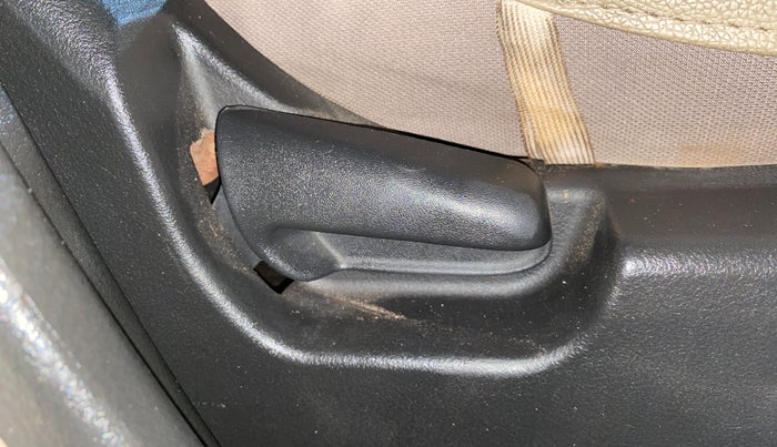 2014 Maruti Wagon R 1.0 VXI, Petrol, Manual, 45,506 km, Driver Side Adjustment Panel