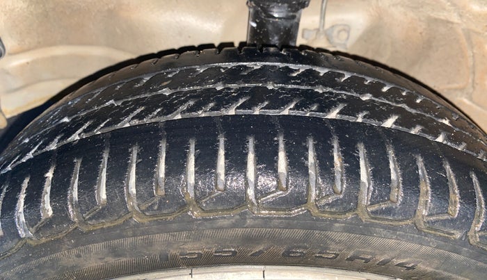 2014 Maruti Wagon R 1.0 VXI, Petrol, Manual, 45,506 km, Left Front Tyre Tread