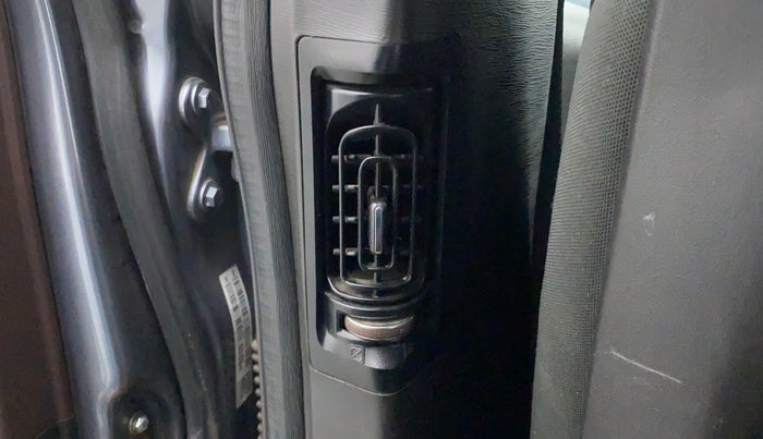 2015 Mahindra XUV500 W6, Diesel, Manual, 90,935 km, Rear AC Vents