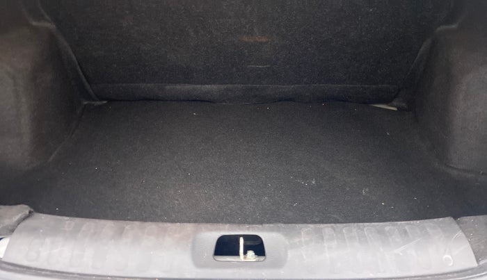 2015 Maruti Swift Dzire ZXI, Petrol, Manual, 45,117 km, Boot Inside