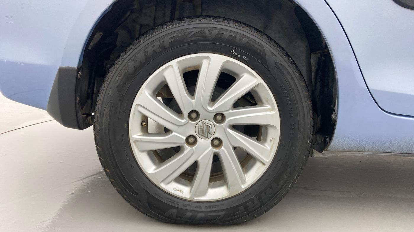 2015 Maruti Swift Dzire ZXI, Petrol, Manual, 45,117 km, Right Rear Wheel