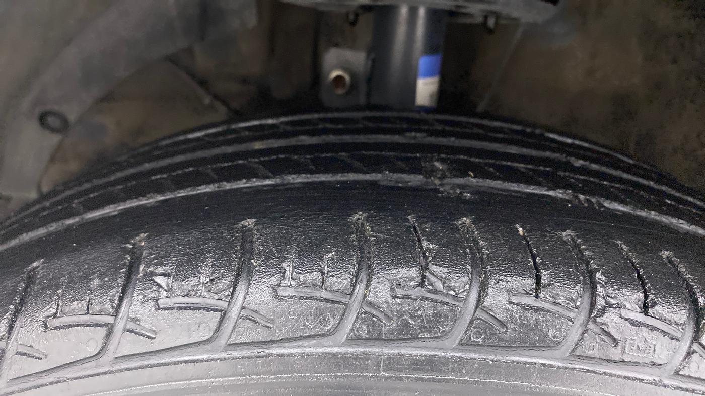 2016 Maruti Baleno SIGMA PETROL 1.2, Petrol, Manual, 83,998 km, Left Front Tyre Tread