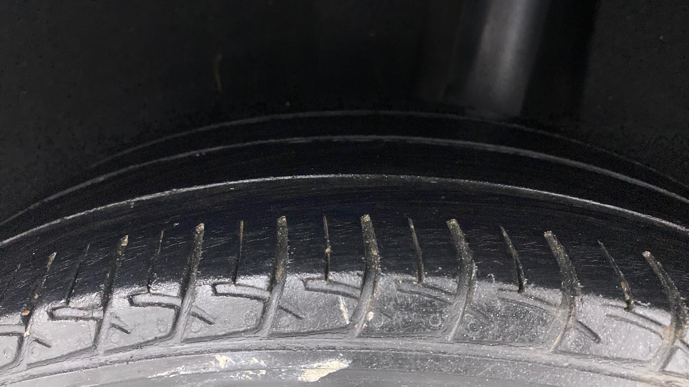 2016 Maruti Baleno SIGMA PETROL 1.2, Petrol, Manual, 83,998 km, Left Rear Tyre Tread