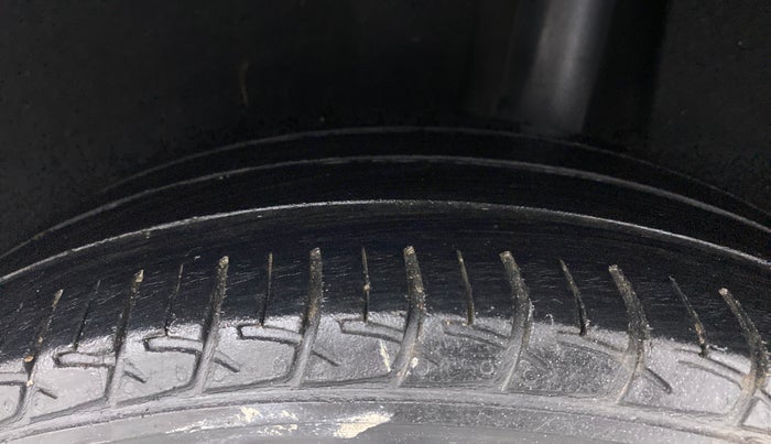 2016 Maruti Baleno SIGMA PETROL 1.2, Petrol, Manual, 83,998 km, Left Rear Tyre Tread