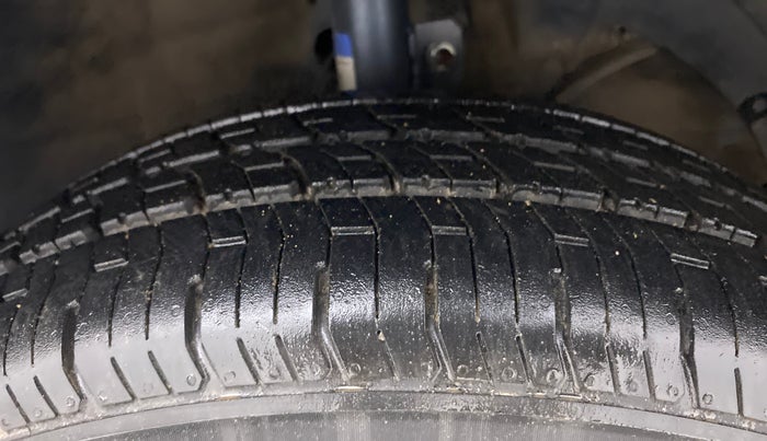 2016 Maruti Baleno SIGMA PETROL 1.2, Petrol, Manual, 83,998 km, Right Front Tyre Tread