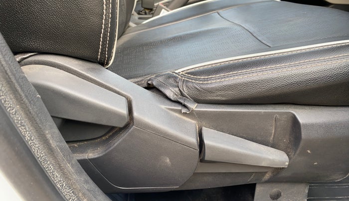 2021 Nissan MAGNITE XV MT, Petrol, Manual, 26,538 km, Driver Side Adjustment Panel