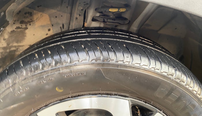 2021 Nissan MAGNITE XV MT, Petrol, Manual, 26,538 km, Right Front Tyre Tread