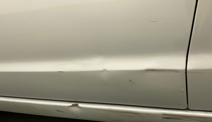 2010 Maruti A Star ZXI, Petrol, Manual, 89,646 km, Front passenger door - Slight discoloration