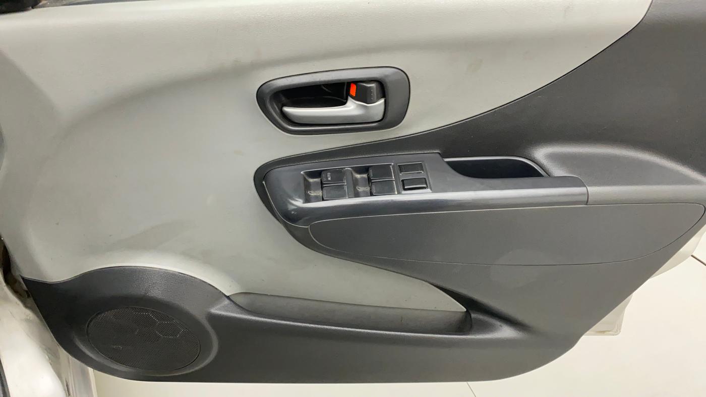 2010 Maruti A Star ZXI, Petrol, Manual, 89,646 km, Driver Side Door Panels Control