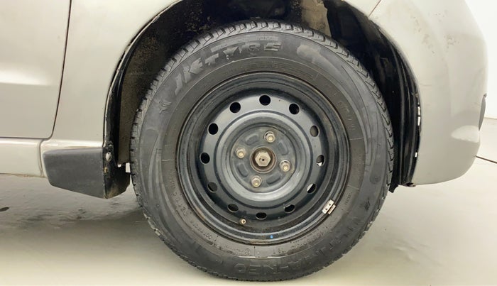 2010 Maruti A Star ZXI, Petrol, Manual, 89,646 km, Right Front Wheel