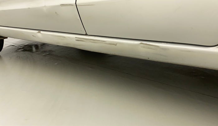 2010 Maruti A Star ZXI, Petrol, Manual, 89,646 km, Left running board - Minor scratches
