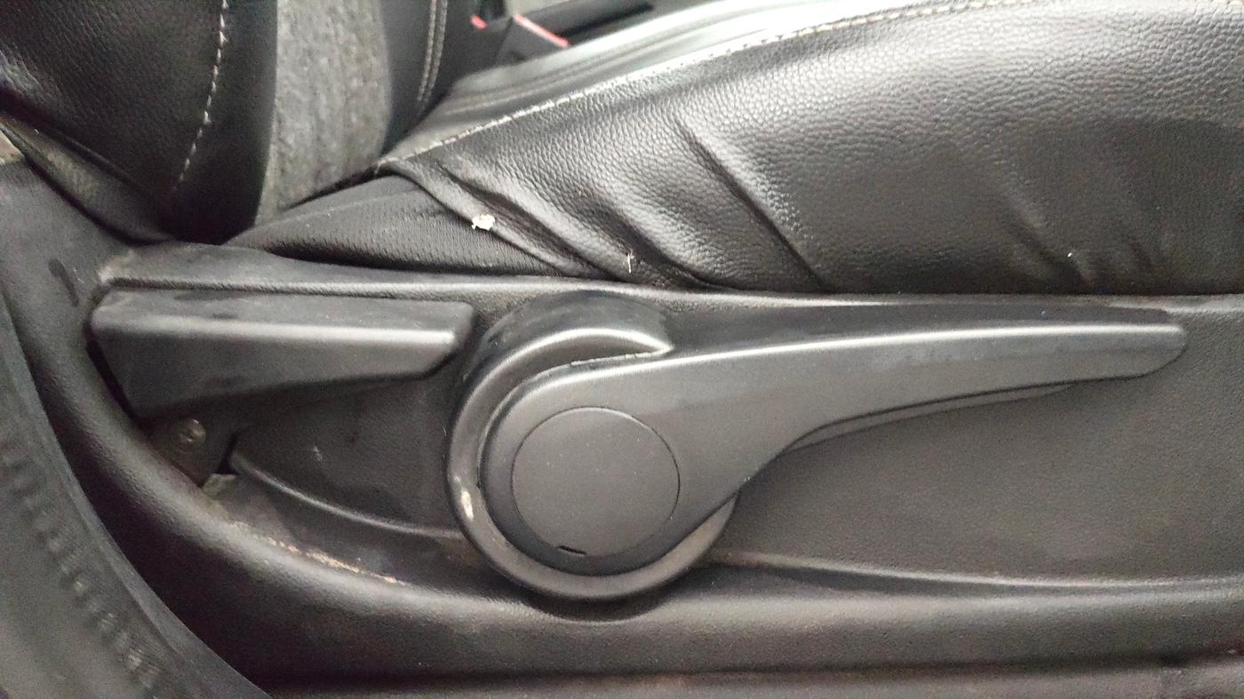 2019 Tata Tiago XZ PLUS PETROL, Petrol, Manual, 30,627 km, Driver Side Adjustment Panel