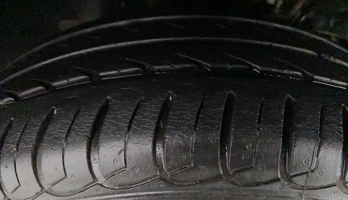 2018 Tata TIAGO NRG PETROL, Petrol, Manual, 13,872 km, Right Front Tyre Tread